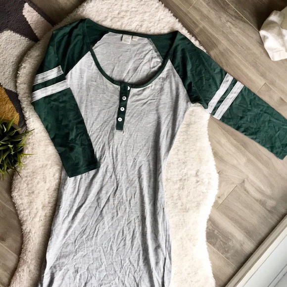 4/16$ Dress - Picture 2 of 5